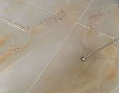 掇刀瓷砖空鼓维修公司分享粘合剂选择不当在瓷砖铺贴过程中可能导致以下问题