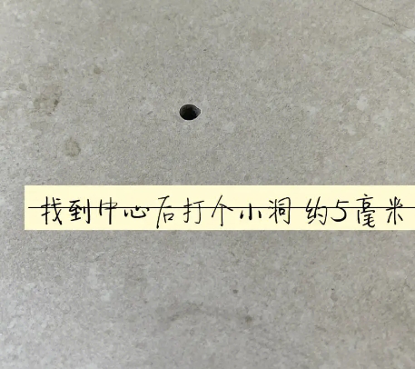 掇刀瓷砖空鼓维修公司专业解答在瓷砖铺贴过程中，如果砂料搅拌不均匀，将会带来以下问题