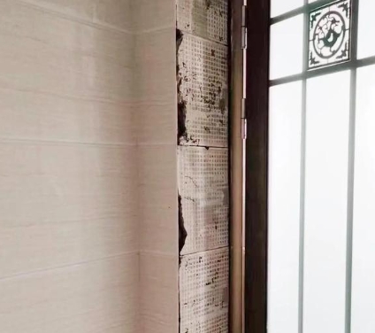 掇刀瓷砖空鼓免砸砖维修公司分享吸水砖泡水时间不够或过长都会对瓷砖铺贴效果产生影响